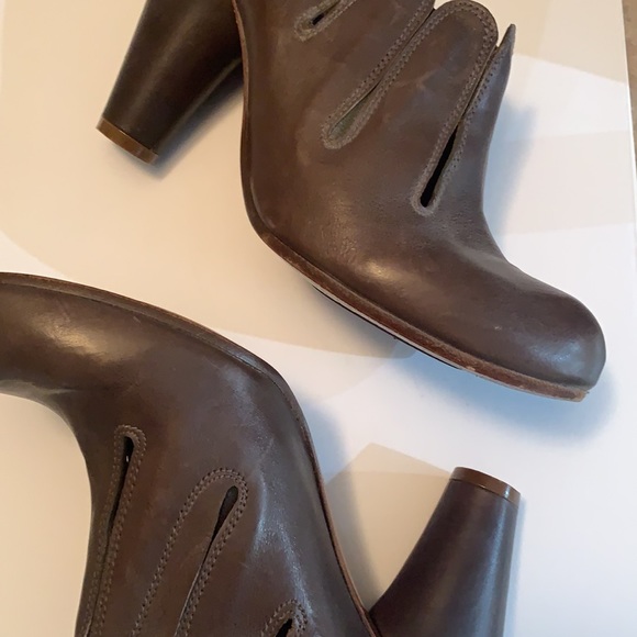 Chie Mihara Brown Leather Booties - Women’s Size 39 - Picture 6 of 8